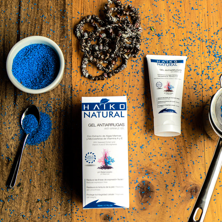 Gel Antiedad con Extracto de Algas Marinas y Microesferas de Vitaminas A y E - 50g | Suaviza Líneas de Expresión | Hidratación Profunda | Libre de Parabenos